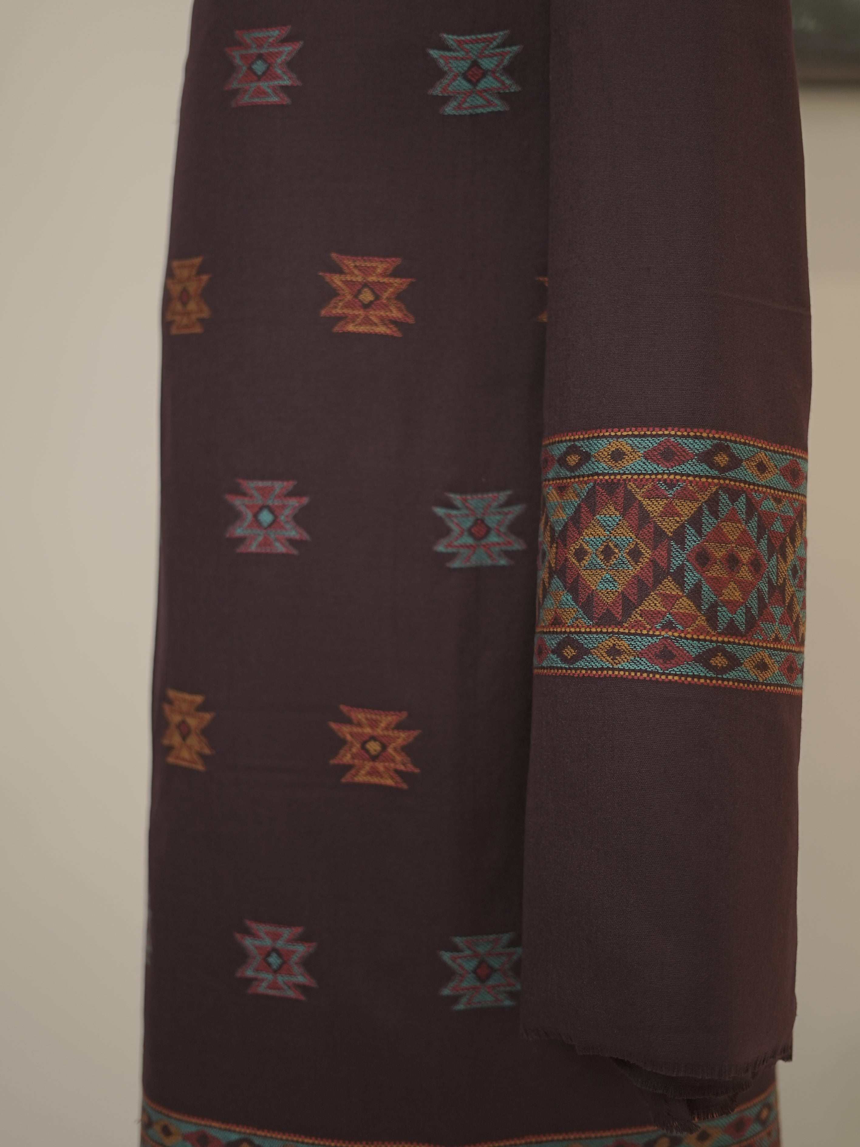 Wine Kullu Weaved Hem Semi Pashmina Winter Set