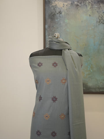 Cloud Grey Kullu Weaved Hem Semi Pashmina Winter Set